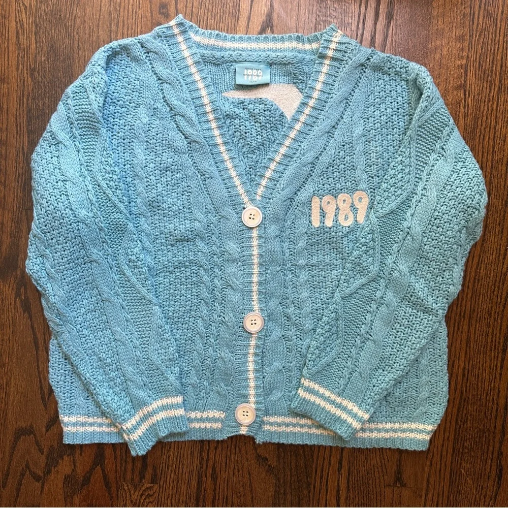 TS 1989 Cardigan - Picture 15 of 16